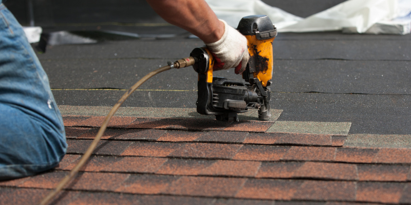 The Kind of Service to Expect When You Hire a Reputable Roofer
